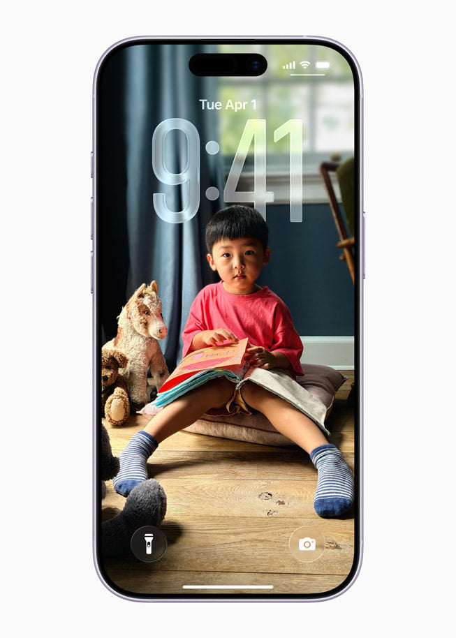 Apple iPhone 17 256GB — front display view